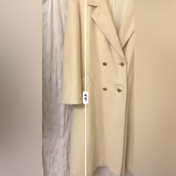 Rock your vintage lifestyle with this Herman Kay white wool coat.Size 14. - Picture 13 of 14